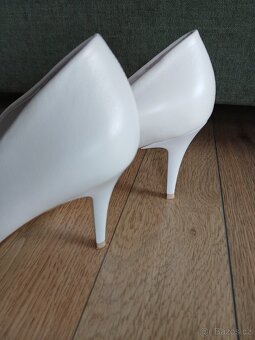 Bílé lodičky na podpadku celokožené vel. 37 - 12