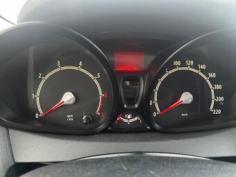 Ford fiesta - 12