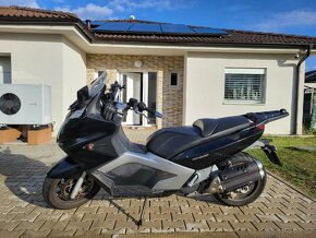 Gilera GP800 - 12