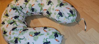 Kojici polstarek skvela vec kdyz dochazi sily pri kojeni - 12