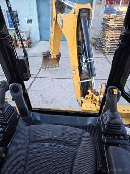 Caterpillar - 12