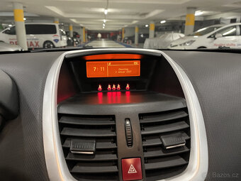 peugeot 207 1.4    ,  2010  panorama + klimatizace - 12