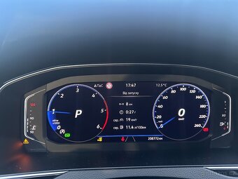 Volkswagen Passat 2022 - 12