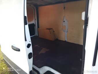 Renault Trafic 2.0 DCI 88 kW 2021 L2 H185000 km klimatizace - 12