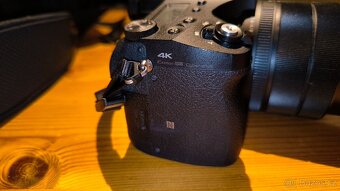 Sony Cyber-Shot DSC-RX10IV - 12