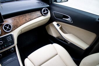 Mercedes-Benz GLA 200 d - 12