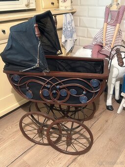 Krásný kočárek ve stylu 19.století (replika) - 12