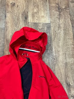 Tommy Hilfiger - 12