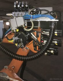 Robot KUKA KR6 a KR16 plus KRC2 2 ks, cena za kus - 12