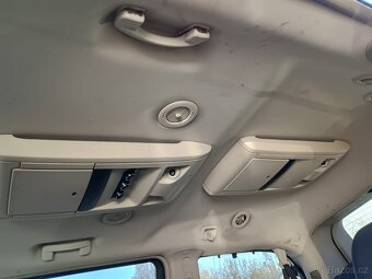 Chrysler Grand Voyager - 12