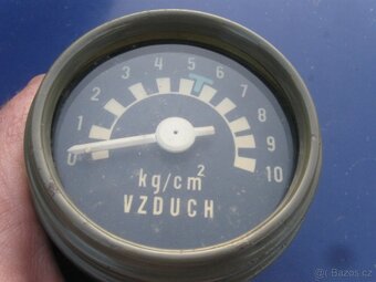 Tlakoměr VZDUCH 0-10 kg/cm2 PAL Czechoslovakia PRAGA V3S - 12