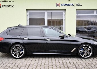 BMW Řada 5 M550d XD HUD B&W MASAŽ PANO - 12
