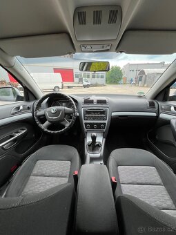 ŠKODA OCTAVIA II FACELIFT 1.6TDI, PDC, TAŽNÉ, KOMBI - 12