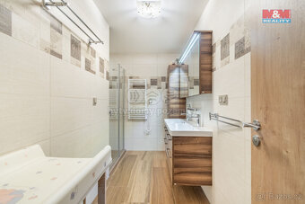 Prodej rodinného domu 5+kk, 220 m², Žižice - 12