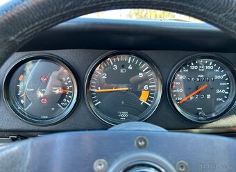 Porsche 911 Carrera 3.2 G50 Coupe z roku 1987 - 12