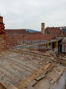 Staré trámy a rozebrání starých střech - 12