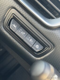 Renault Clio AUTOMAT 1.0 benzín, Max výbava - 12