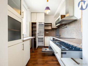 Prodej bytu 3+1+balkón, 74 m2, Sídliště SNP, Lhenice - 12