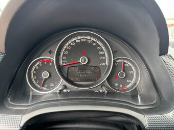 Volkswagen Up 1,0 48 KW 18 TKM STK - 12