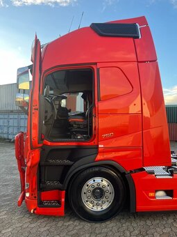 Volvo FH16 750 6x4 / Hydraulika / Full air - 12