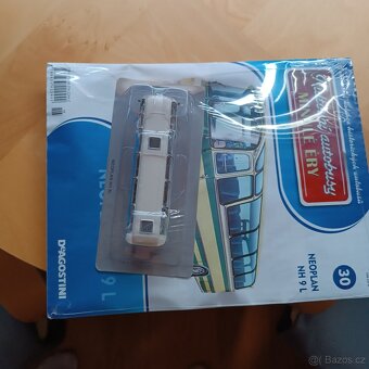 Prodám 5ks kovových modelů autobusů 1:72 - 12