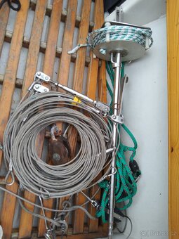 Plachetnice, motor, vozík - 12