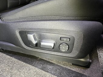 BMW 4 G22 M-Paket Individual kuzeny interier sedacky - 12