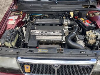 Lancia Thema 2.0 16v turbo - 12