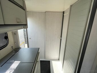 Chateau Chiarra 460, 4 osoby, stan, wc, 100km/h - 12