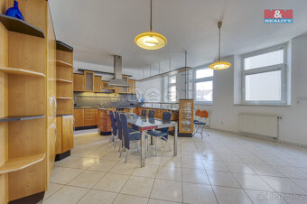 Pronájem bytu 5+1 a větší, 268 m², Plzeň, ul. Klatovská tříd - 12