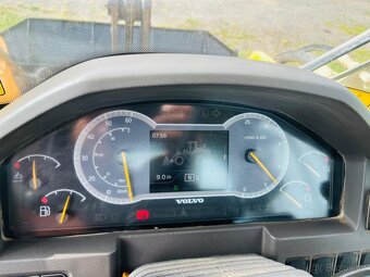 Kolový nakladač Volvo L60H - 12