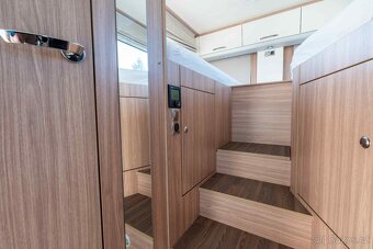 Autokaravan 2022 Bürstner IXEO 726G – Plne vybavený 🚐✨ - 12