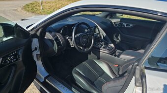 Jaguár F-type 5.0i V8 4x4 405kW 28000km - 12