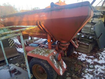 Rozmetadlo průmyslových hnojiv RM 1-072 - 12