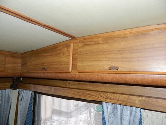 Dvouosý karavan Hymer Eriba - 12