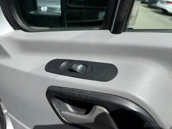Volskwagen Crafter, Servis. v autoriz. s. 1.maj. DPH 21% - 12