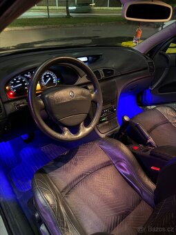 Renault Laguna - 12