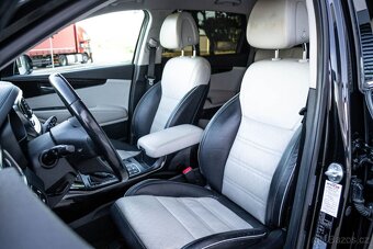 Kia Sorento 2.2 CRDi VGT 4WD ISG Platinum A/T - 12