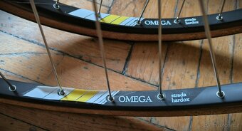 zapletená kola Campagnolo Omega Strada , náboje Campagnolo - 12