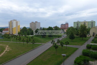 Prodej útulného bytu 3+1 se šatnou po rekonstrukci v Přeštic - 12