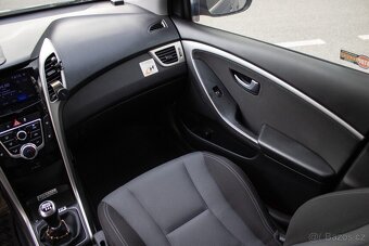 Hyundai i30 CW 1.6i CRDi VGT Family - 12