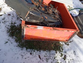 Zahradní traktůrek Husqvarna LT 151 se sněžnou radlicí, sány - 12