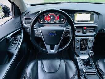 Volvo V40 2.0 D3 110KW 5VÁLEC MANUÁL OCEAN RACE LED SERVISKA - 12