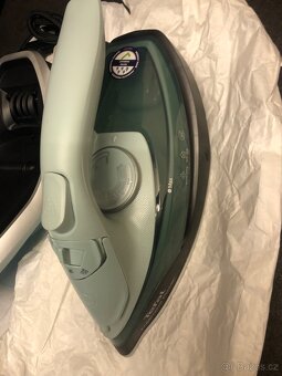 Bezdrátová napařovací žehlička Tefal fv6670e0 nová - 12
