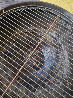 Gril na dřevěné uhlí Tarrington House - 12