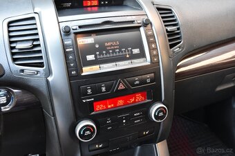 Kia Sorento 2.2 CRDI 145kw automat 4x4 7míst 2012 - 12