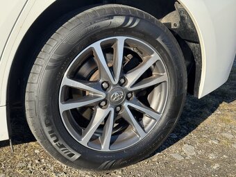 Toyota Verso 1.8i - 12