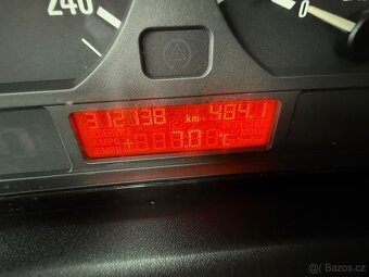 BMW 320 i - 12