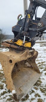 Bagr Volvo ECR235EL - 12