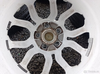 5x108 alu 8Jx18 ET45 z vozu Land Rover alu disky - 12